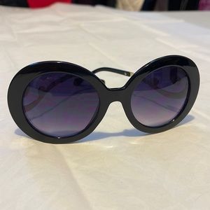 Black Round Sunglasses